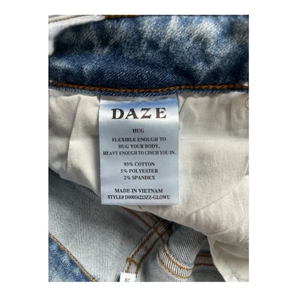 Daze Denim Lovergirl Distressed Jeans - Size 28 - Picture 6 of 7